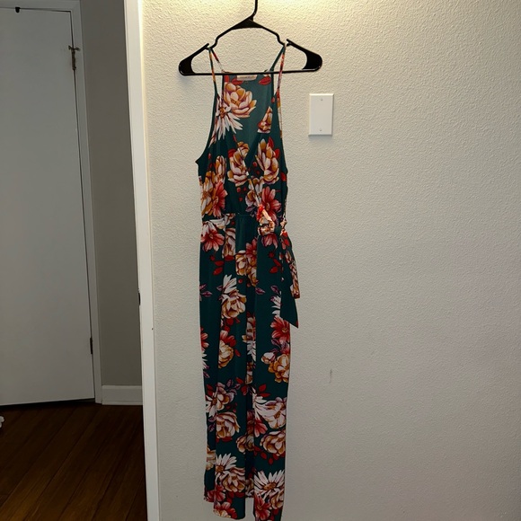 Elegant Floral Maxi Dress with Tie Waist - Picture 2 of 6